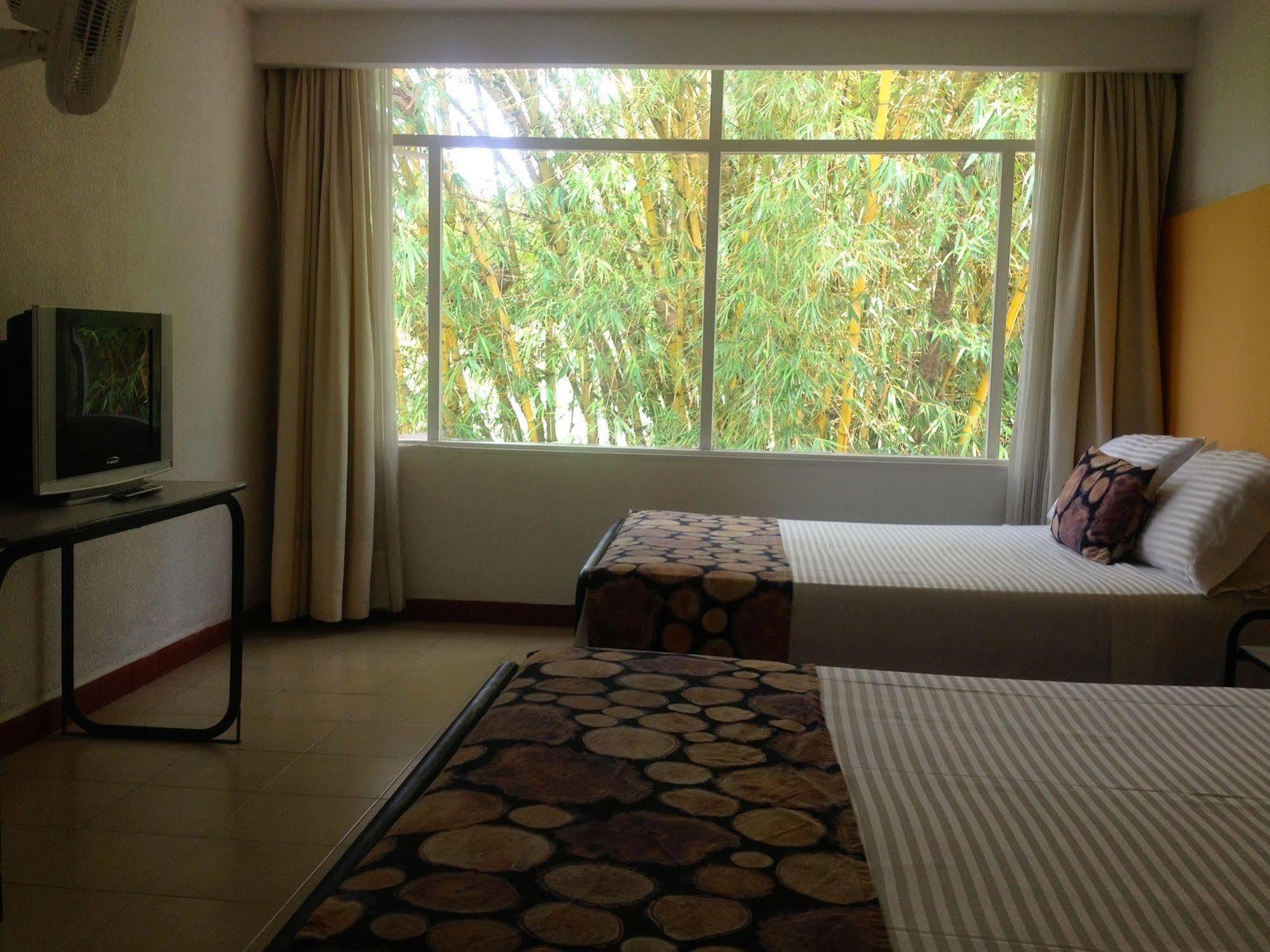 Hotel Hacienda El Diamante Villeta Buitenkant foto